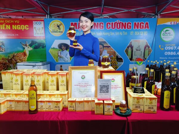 Mật ong Cường Nga - Ảnh 3